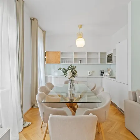 City Apartment, Two Metro Stations To Hauptbahnhof Wenen Buitenkant foto