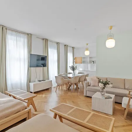 City Apartment, Two Metro Stations To Hauptbahnhof Wenen Buitenkant foto