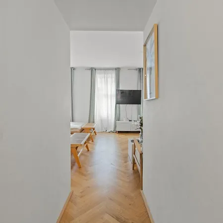 City Apartment, Two Metro Stations To Hauptbahnhof Wenen Buitenkant foto