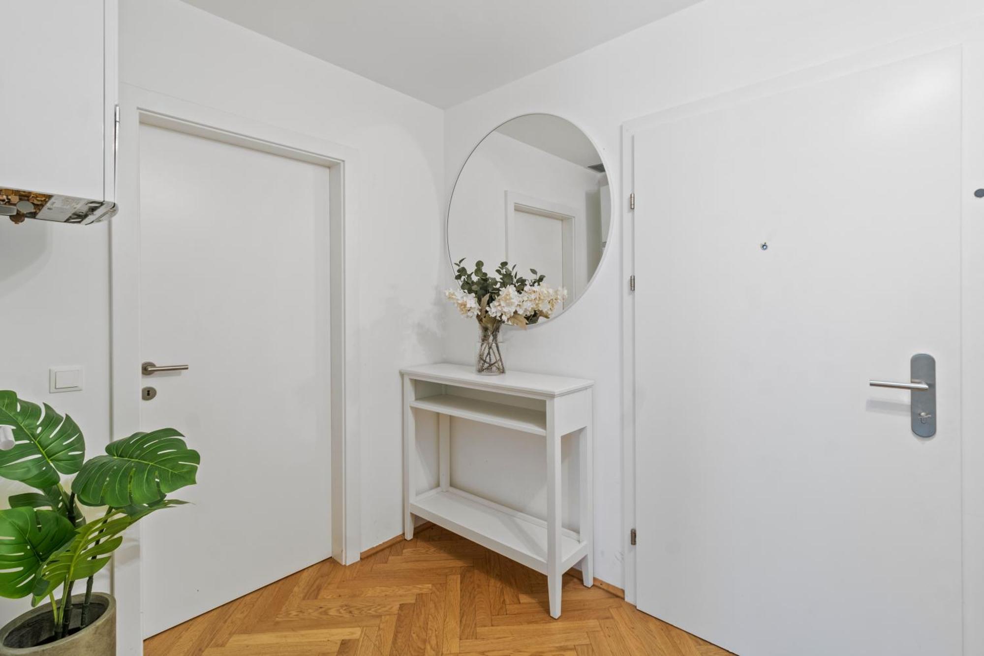 City Apartment - 1 Min To U1 Reumannplatz - 2 Metro Stations To Hauptbahnhof Apartment *
